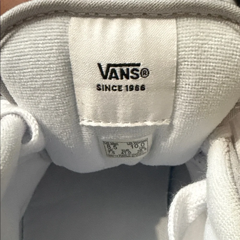 Vans Knu Skool gum sole sneakers in light gray ( BRAND NEW WITHOUT BOX )